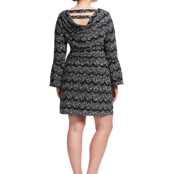 ❗5 For $2️⃣5️⃣ Bundle Sale❗️ Long Sleeve Dress ~ Scallop Pattern ~ Black & Gray - Picture 3 of 3